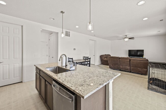 Building Photo - 3315 Bella Luna Dr