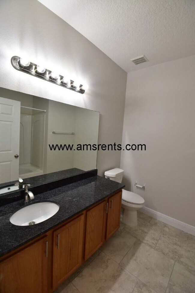 Building Photo - Spacious Pool Home in Davenport