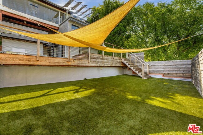 Building Photo - 4075 Los Nietos Dr
