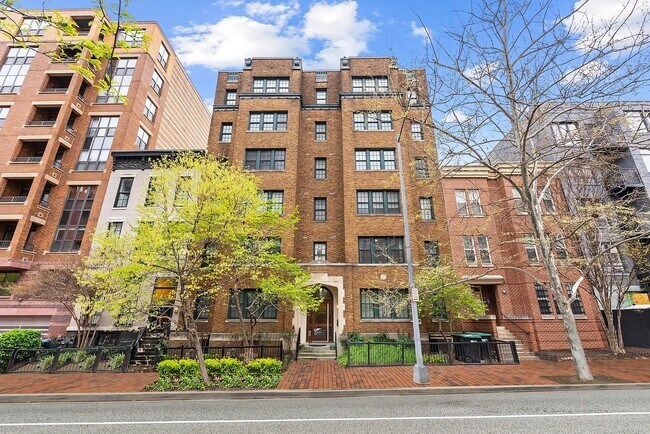Building Photo - 1124 10th St NW