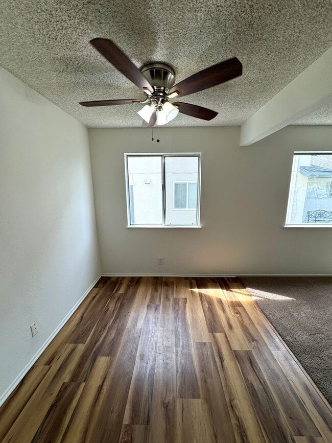 Building Photo - Centrally Located McKeon Condo