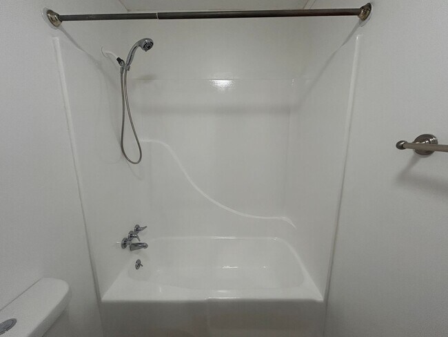 Building Photo - 3624-3626shi