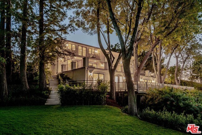 Building Photo - 1900 Bel Air Rd