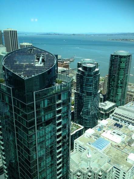 Building Photo - 425 1st