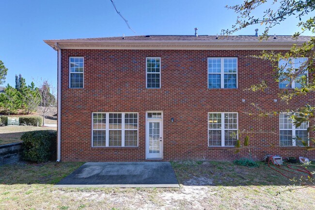 Building Photo - 3 Bedroom 2.5 bath low maintenance living for rent!