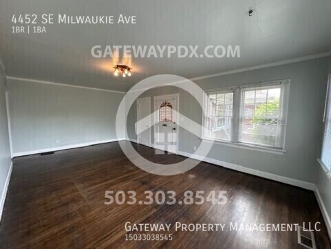 Building Photo - 4452 SE Milwaukie Ave