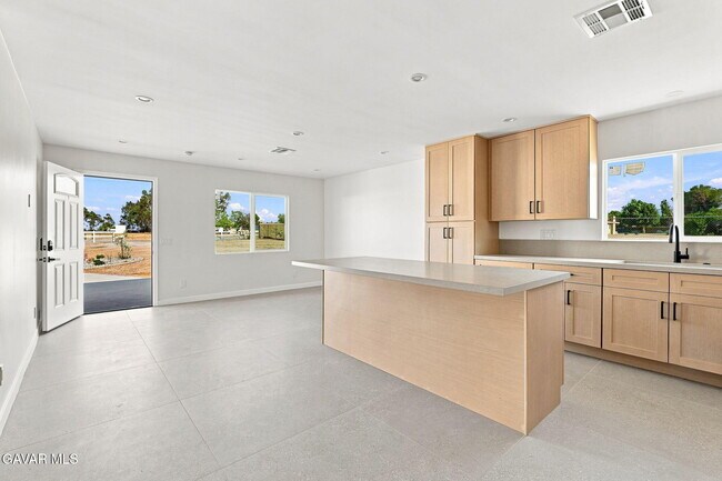 Building Photo - 40235 17th St W