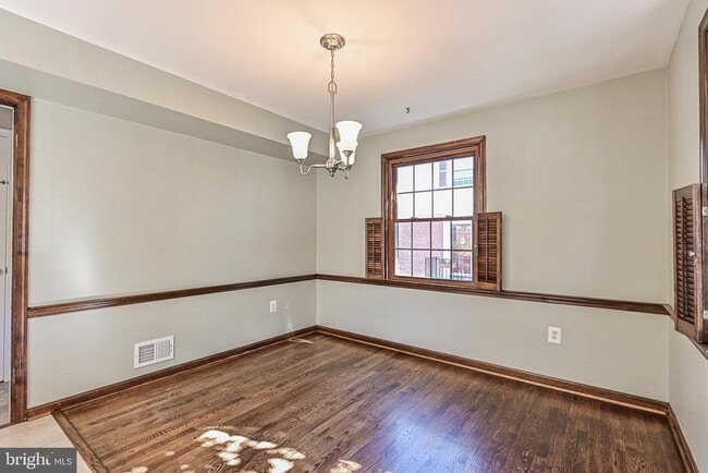 Building Photo - 7046 Leestone St