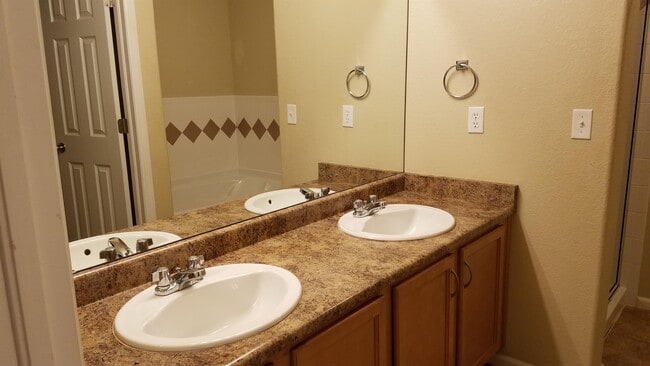 Building Photo - 6844 Sierra Meadows Dr