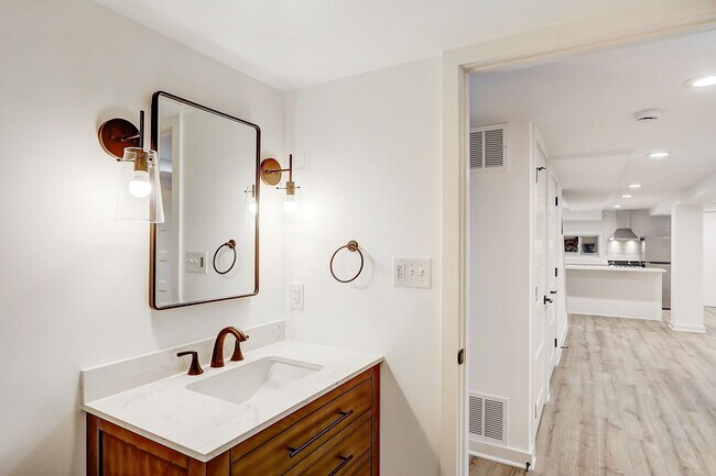 Building Photo - 1513 Allison St NW