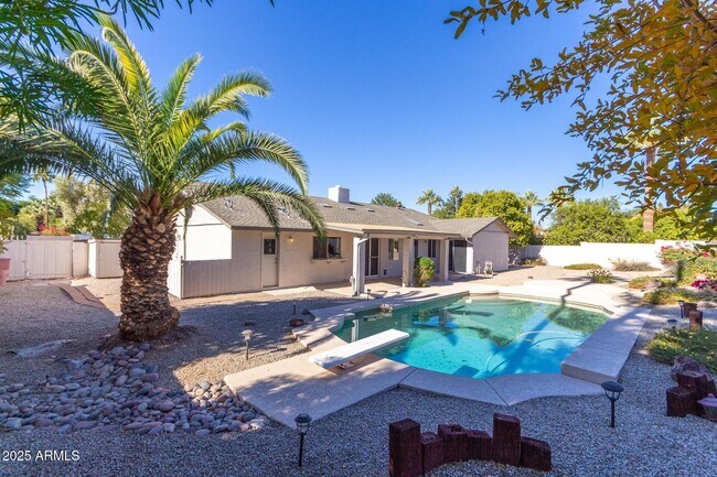 Building Photo - 10021 N 74th Pl