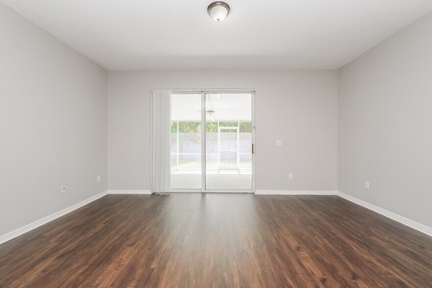 Building Photo - 6717 Cambridge Park Dr