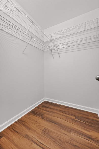 Building Photo - 407 Arapaho Dr