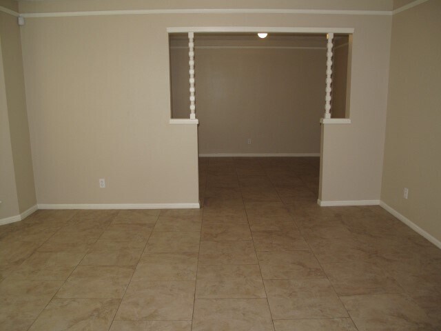 Building Photo - 702 Oder Ln