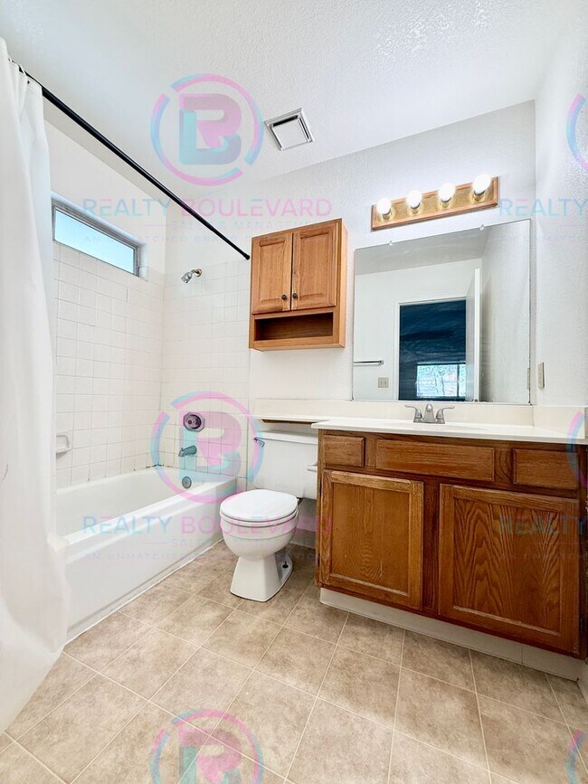 Building Photo - 1/2 Month Free!! 3BR/2BA Single-Story with...