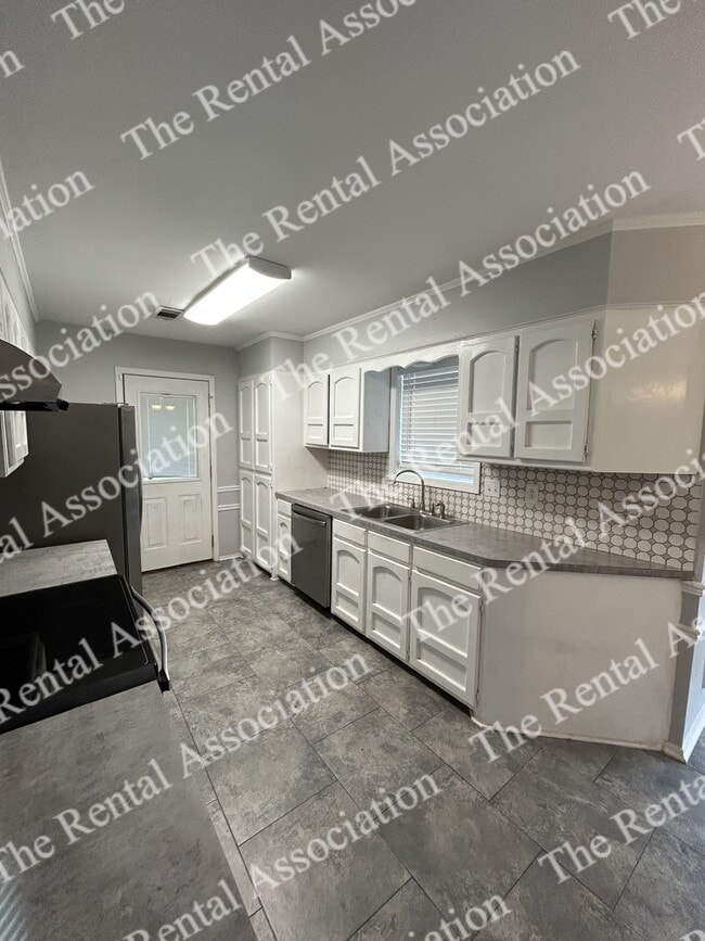 Building Photo - 103 Liner Dr