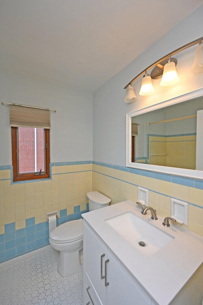 Building Photo - 27 Pleasant Ridge Ave