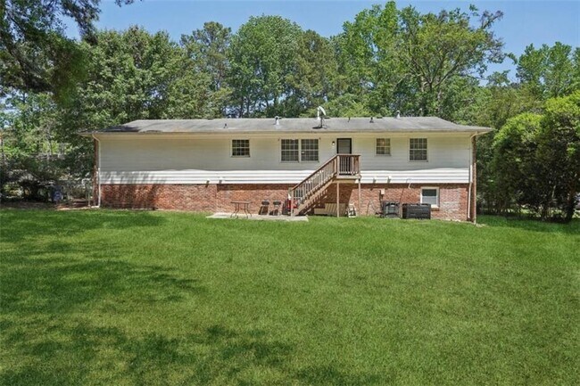 Building Photo - 119 Kelso Dr SW