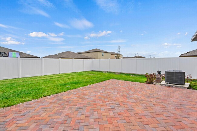 Building Photo - 701 Carlyle Wy