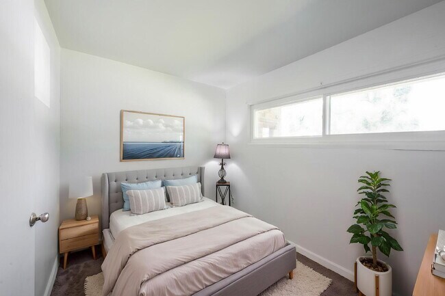 Building Photo - 4627 Karen Dr