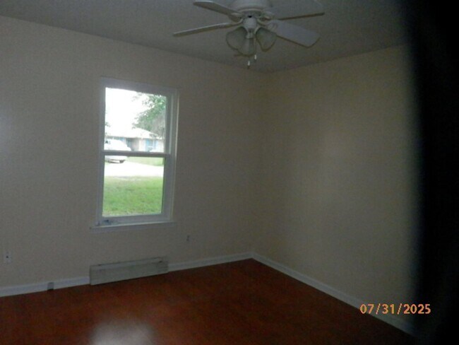 Building Photo - 1616 Seneca Ln