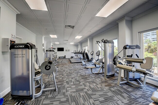 Building Photo - 4301 N Ocean Blvd