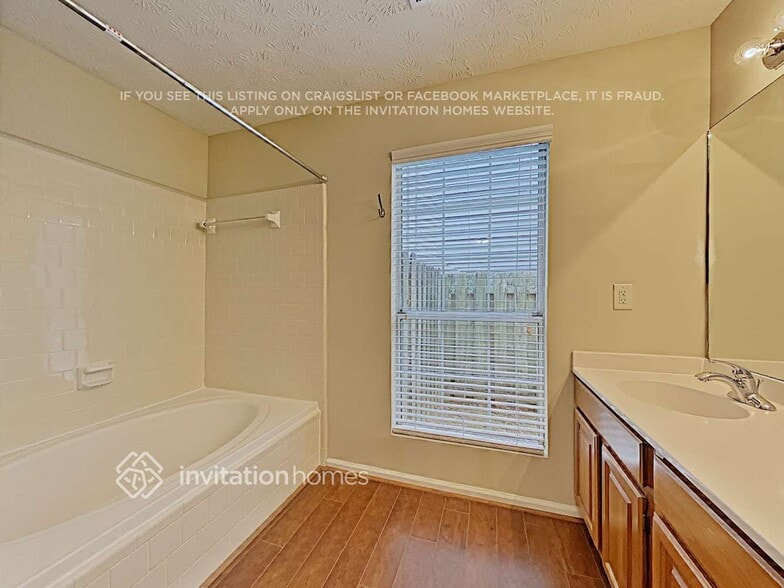 Building Photo - 10780 Mortons Crossing