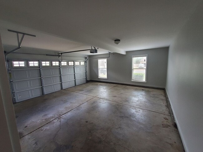 Building Photo - 42 Sterling Ridge Dr