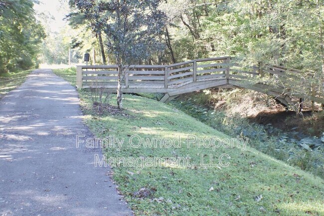 Building Photo - 125 Moon Shadow Ln