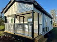 Building Photo - 1704 Dalhart St