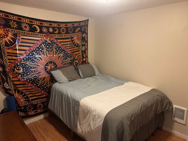 Building Photo - Great Single Level Home in Oakridge!