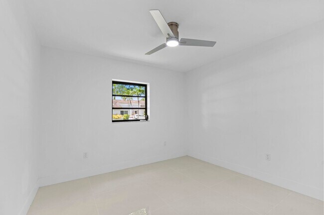 Building Photo - 8355 SW 82nd Terrace