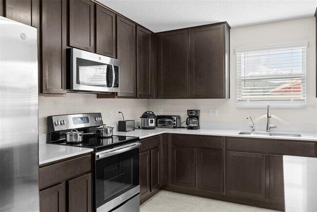 Building Photo - 740 Simone Ct