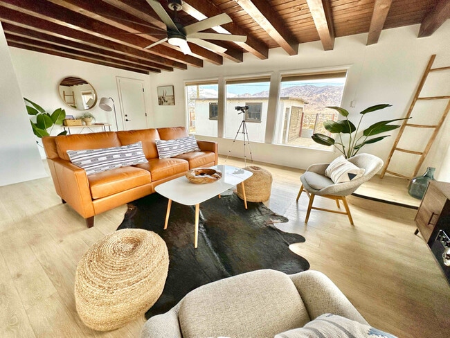 Building Photo - 72319 El Paseo Dr