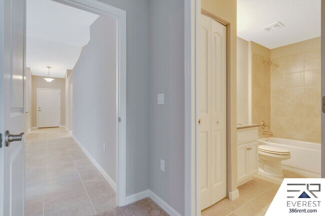 Building Photo - FULLY FENCED 4/3/2 IN DESIRABLE SEMINOLE WOODS