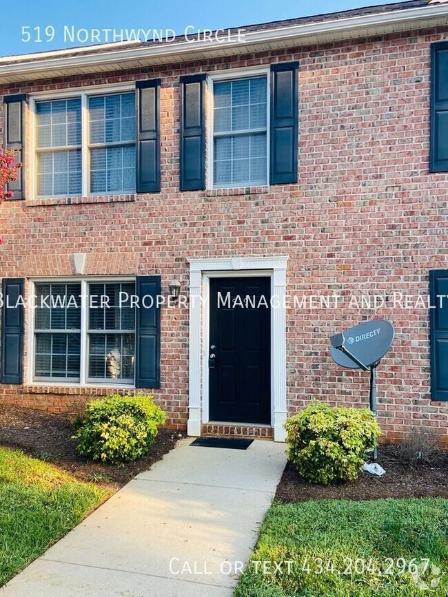 Building Photo - Beautiful Town Home in Wyndhurst