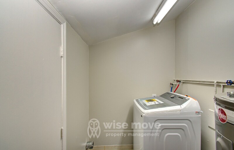 Building Photo - 805 NW Greeley St