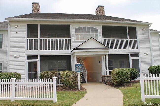 Primary Photo - 2664 S Knightsbridge Cir