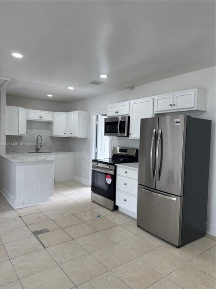 Building Photo - 1149 W 26th St