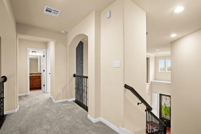 Building Photo - 11704 Palisades Pkwy