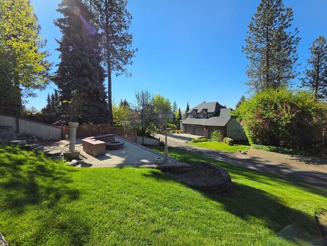 Building Photo - $3,495 - 5 Bed / 4 Baths Stunning Northwood Home with Views