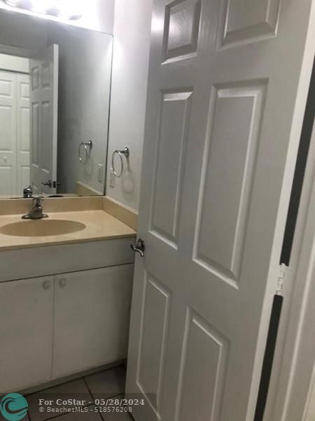 Building Photo - 1018 Pipers Cay Dr