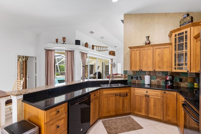 Building Photo - ** BRIARWOOD ** 3 BED / 2 BATH - POOL HOME - TURNKEY FURNISHED - SEASONAL OR SHORT TERM