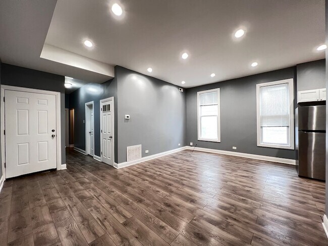 Building Photo - 7057 S Normal Blvd