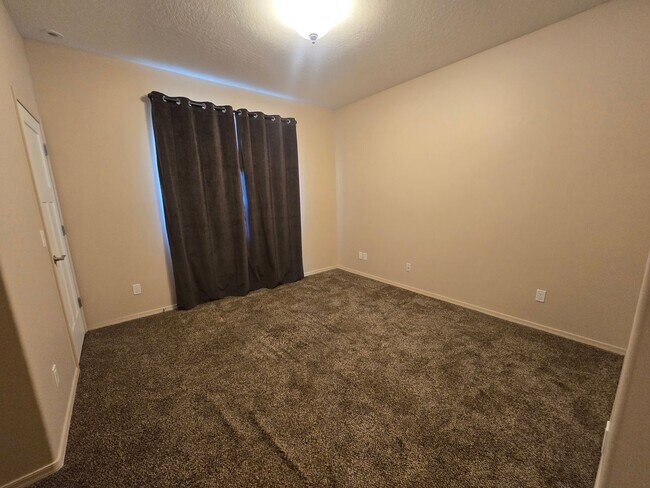 Building Photo - Unfurnished, 1-Year Long-Term Rental