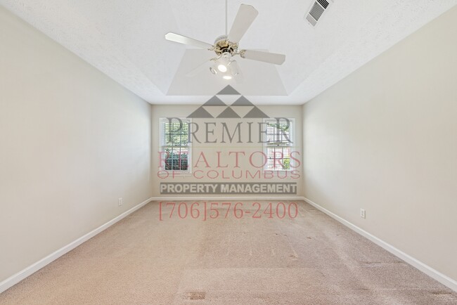 Building Photo - 5702 Stoneridge Dr