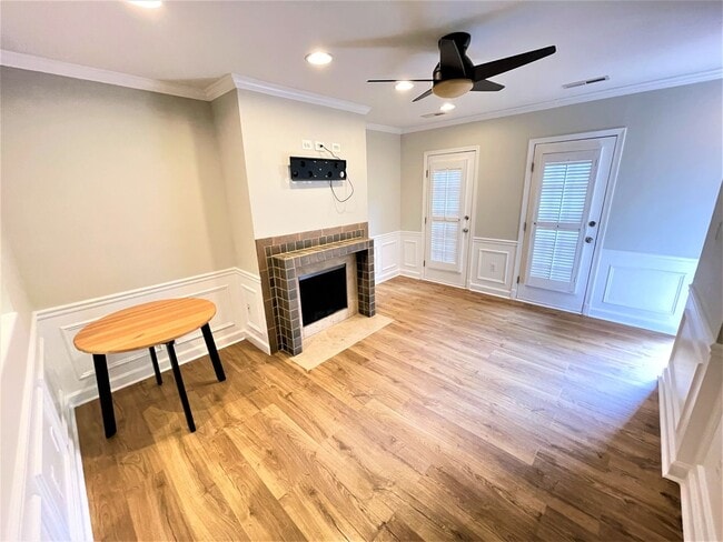 Building Photo - Private 1 Bedroom/1 Bath