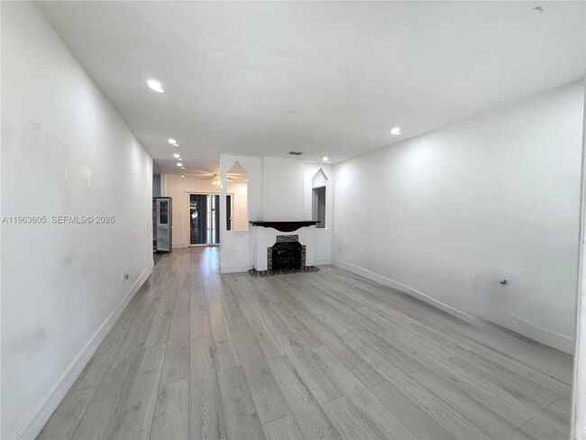 Building Photo - 121 Flagami Blvd