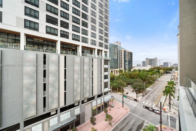 Building Photo - 225 N Miami Ave