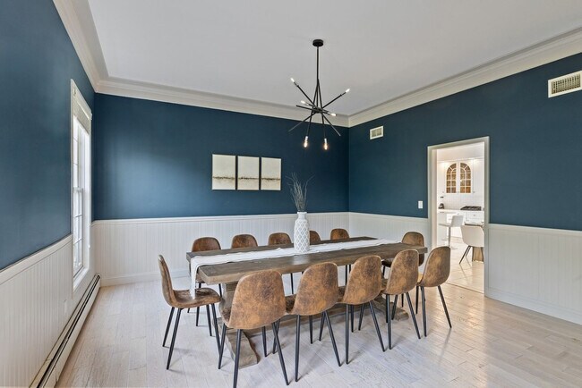 Building Photo - 321 Museum Village Rd